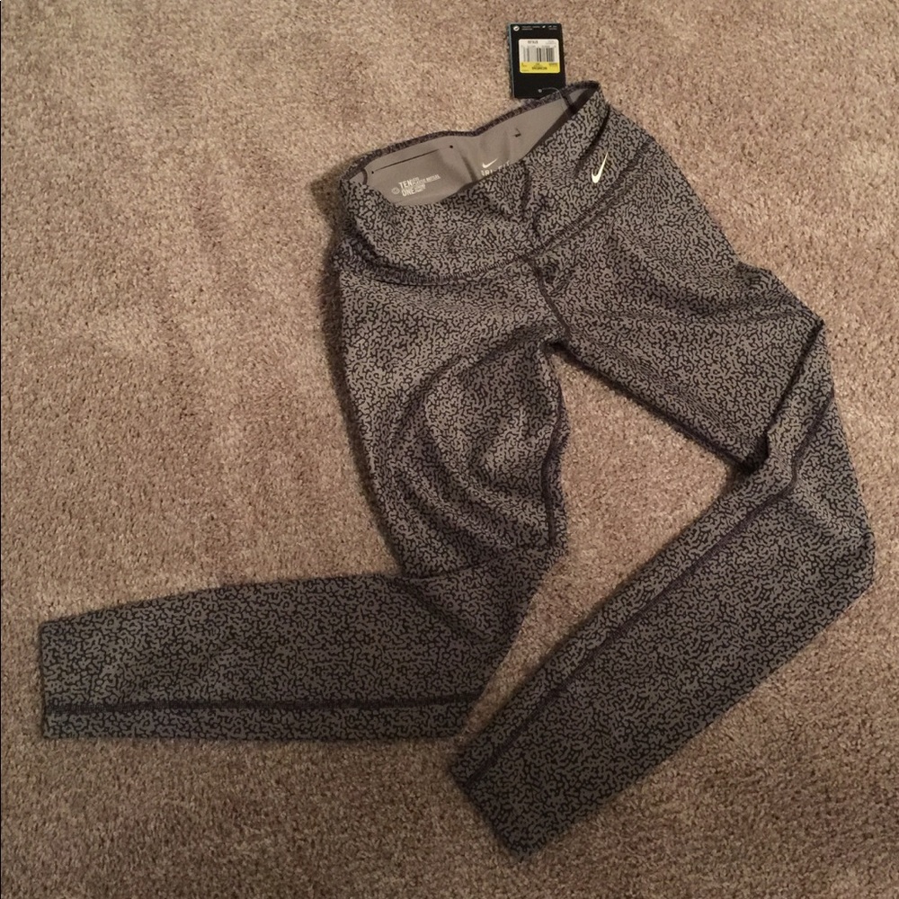 NWT Nike Legend Dri-Fit Printed Tights - Picture 1 of 4